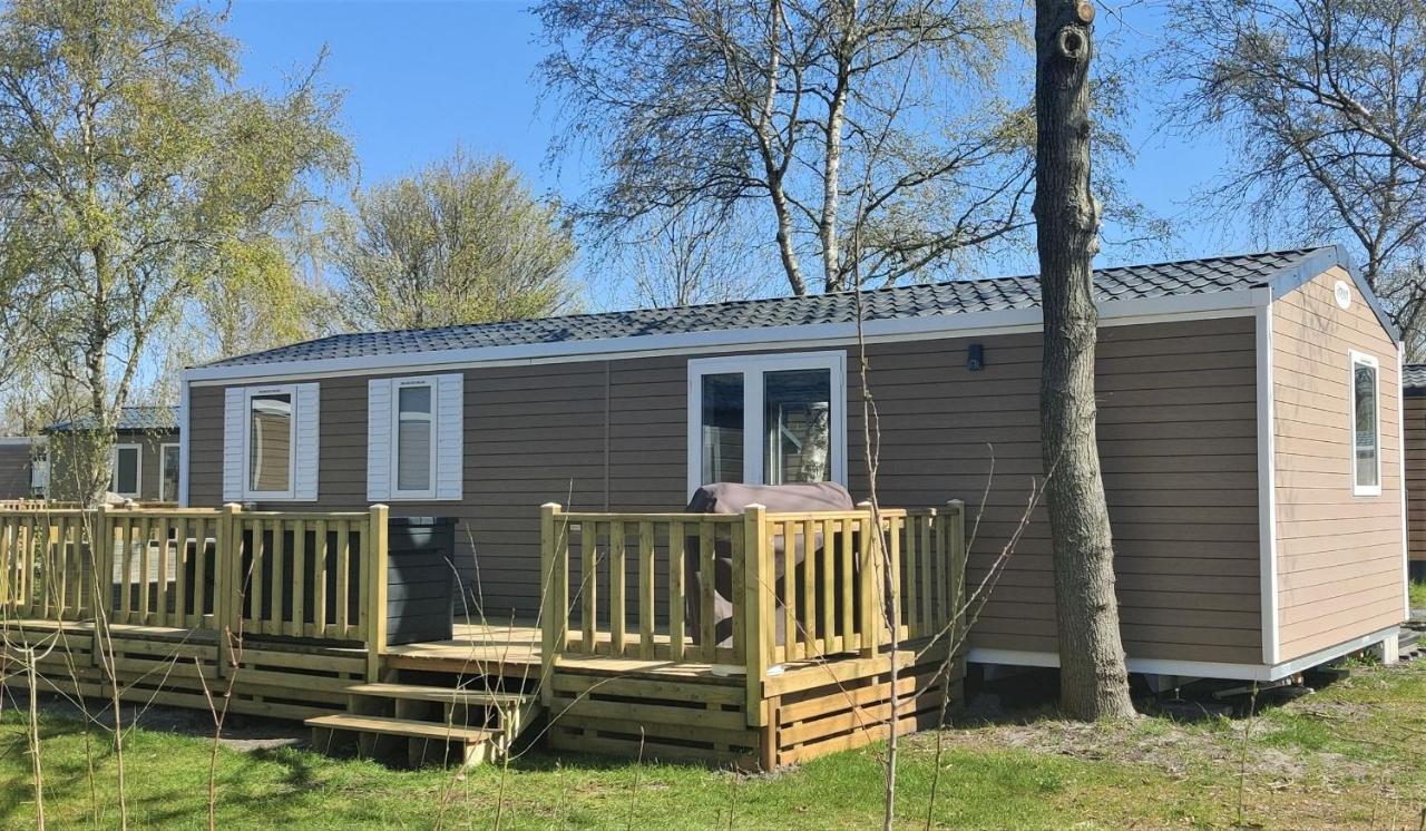 Bj Chalets - De Rug 3 - Vakantiepark Lauwersoog - Luxe Chalet Met Vaatwasser En Inloopkast! Vroege Incheck! Met Airco! Extérieur photo